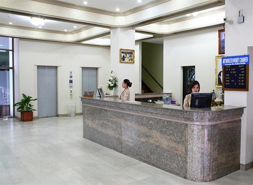 Thumrin Hotel Trang Zewnętrze zdjęcie