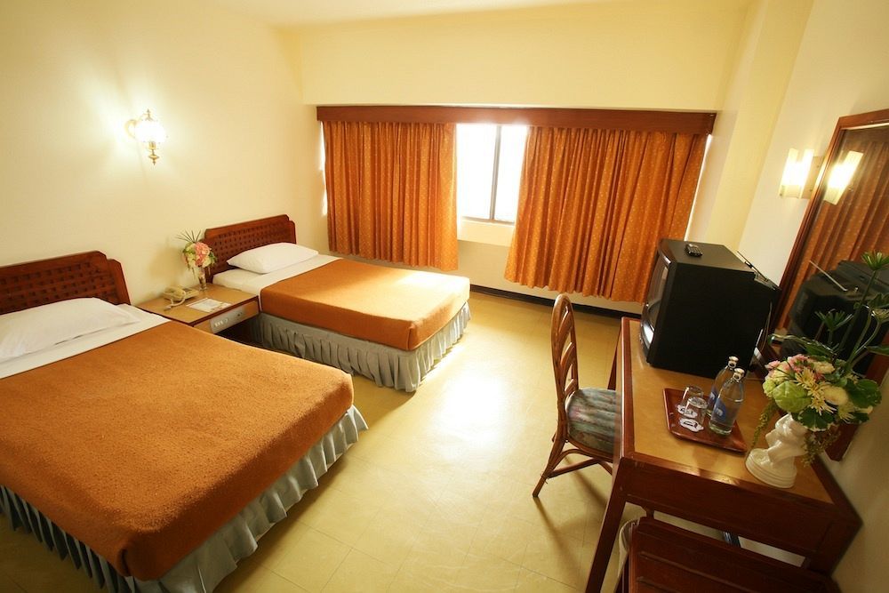 Thumrin Hotel Trang Zewnętrze zdjęcie
